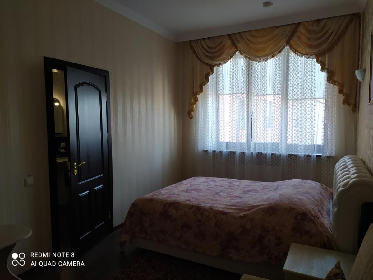 Готель Дежавю Berdychiv Exterior foto